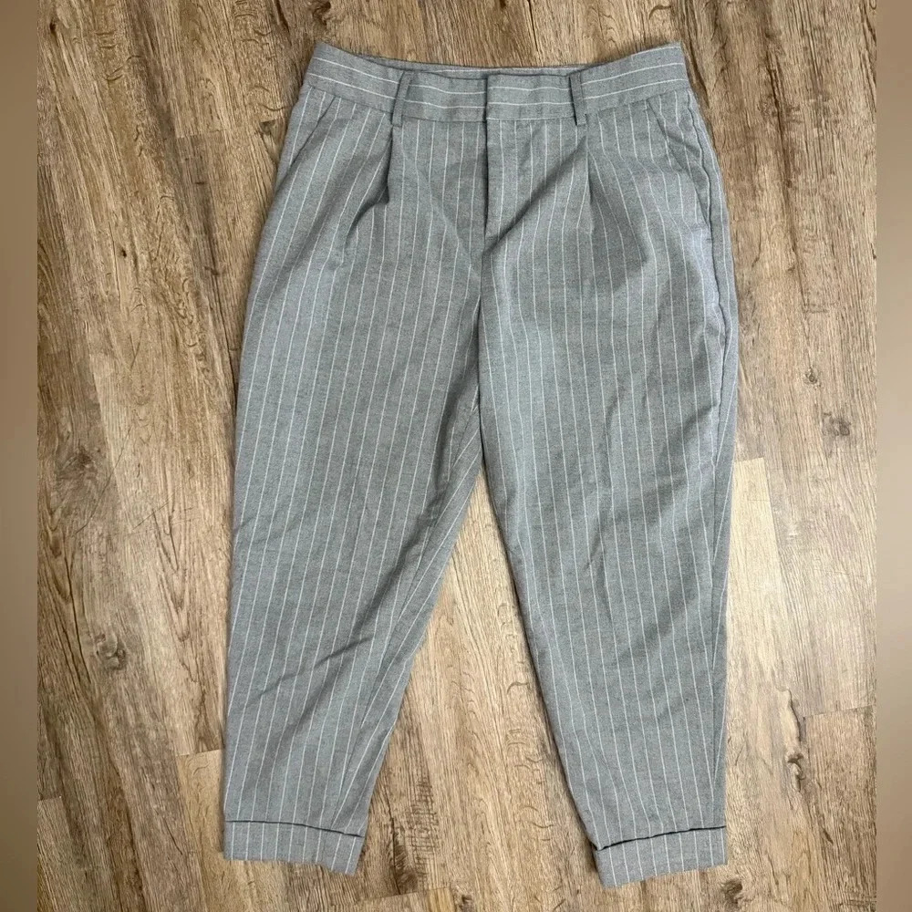 Banana Republic • Pinstripe Pleated Cuffed Dress Pants